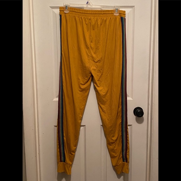 Yellow joggers Plus size - Picture 2 of 7